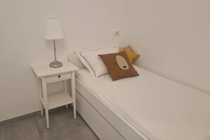 家庭别墅, 多间卧室 (Villa Ora) | 3 多间卧室、熨斗/熨衣板、免费 WiFi、床单