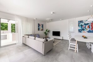 Family Villa, Multiple Bedrooms (Villa Ora) | Living room - Villa Ora (Marcana)