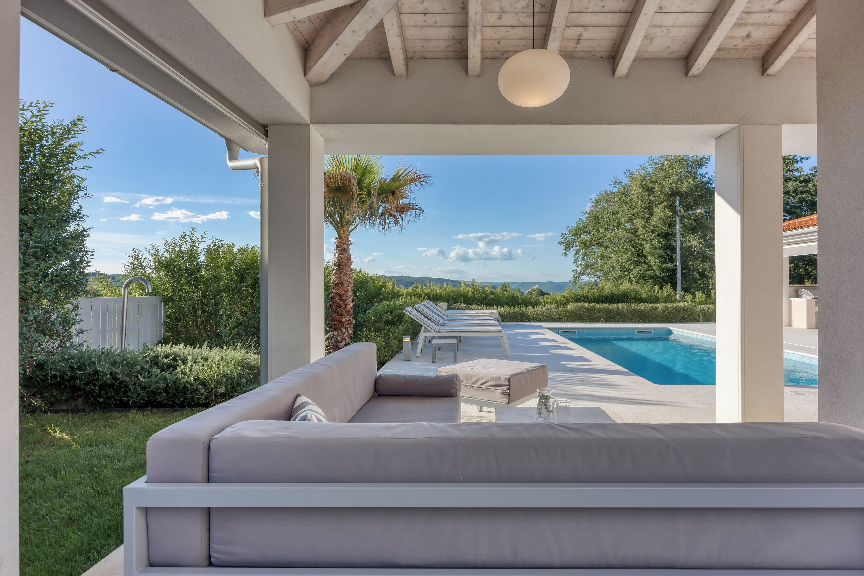 Familievilla - 3 soveværelser - balkon (Villa Ora) | Pool | Sæsonbestemt udendørs pool, opvarmet pool