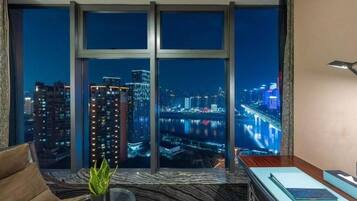 Deluxe-Zweibettzimmer, Flussblick | Innenbereich