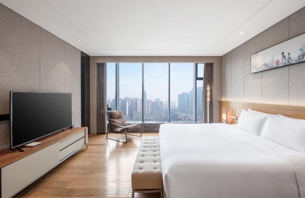 Caja de seguridad en la habitación y escritorio 