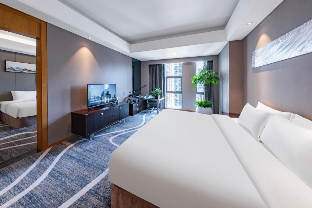 Caja de seguridad en la habitación y escritorio 