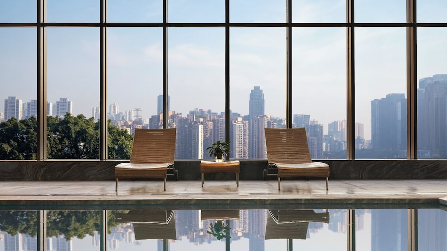 C Plaza Hotel CQ Jiefangbei Hongya Cave