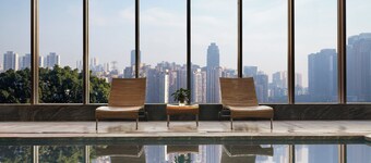 C Plaza Hotel CQ Jiefangbei Hongya Cave