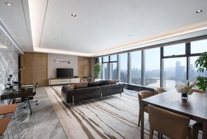 Suite Luxe, vue fleuve | Intérieur