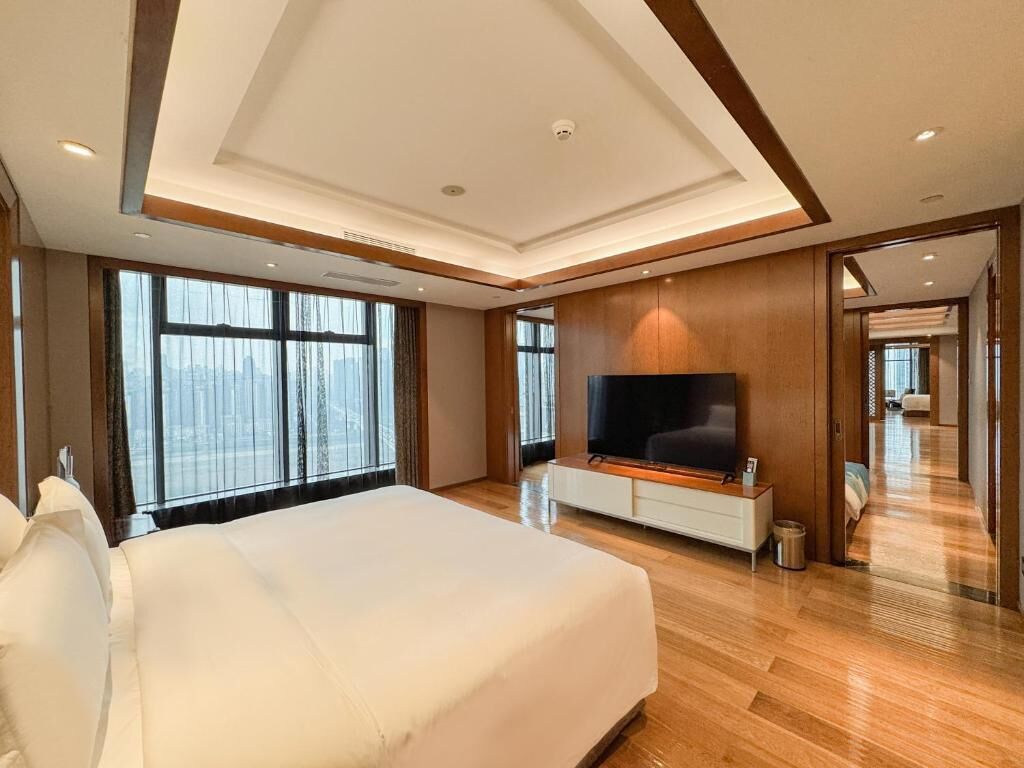 Caja de seguridad en la habitación y escritorio 