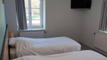 Comfort Double or Twin Room, Mountain View | Free WiFi