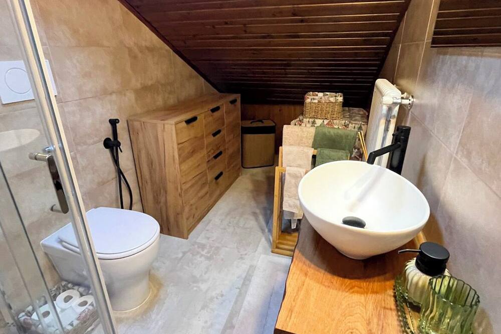 Renovated Mountain View Apartment - Giralba