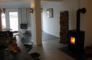 Interior - WasserWerk apartment - directly on the water, terrace, island view, jetty, sauna, wood-burning stove (Werder (Havel))