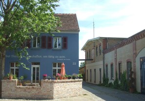Exterior - WasserWerk apartment - directly on the water, terrace, island view, jetty, sauna, wood-burning stove (Werder (Havel))