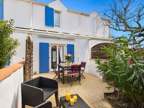 Outdoor dining - 200m from the beach, BBQ, terrace, stays for 4 (Saint-Hilaire-de-Riez)