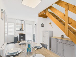 Dining - 200m from the beach, BBQ, terrace, stays for 4 (Saint-Hilaire-de-Riez)