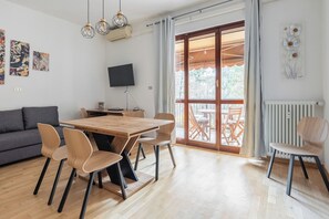 Apartment | Dining - Lungo le Mura Business & Family by Wonderful Italy (Bologna)