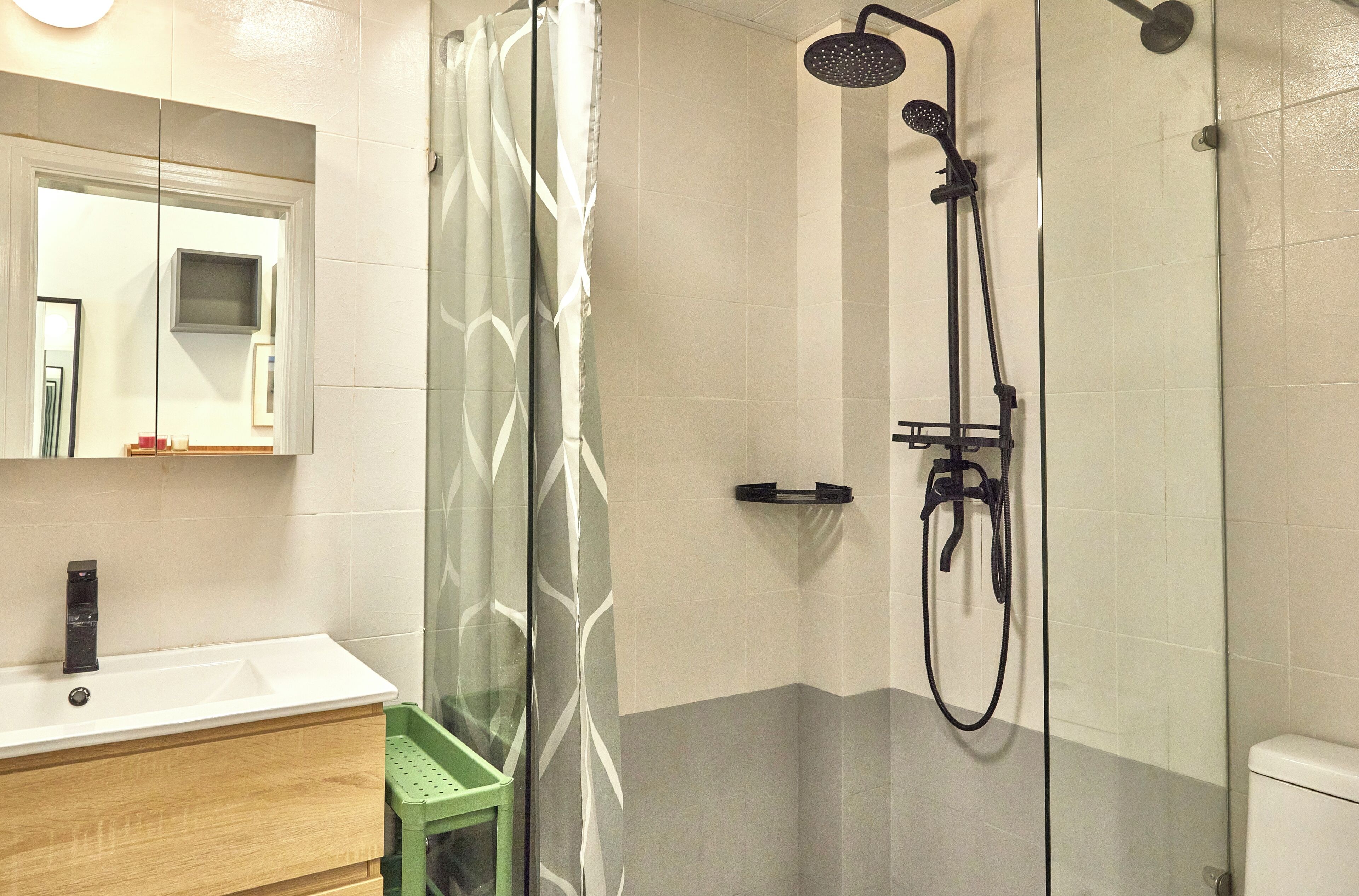 高级套房, 城市景观 | 浴室 | 淋浴设施、免费洗浴用品、肥皂、洗 发水