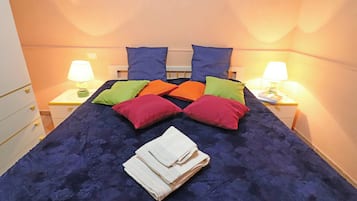 BĂŒgeleisen/BĂŒgelbrett, Internetzugang, BettwĂ€sche