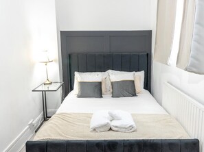 3 habitaciones, tabla de planchar con plancha y wifi gratis 
