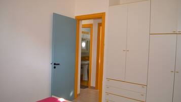 Strykejern/-brett, internettilgang og sengetøy