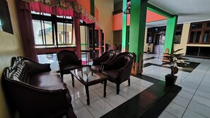 Lobby - Hotel Pattimura powered by Cocotel (Kota Semarang)
