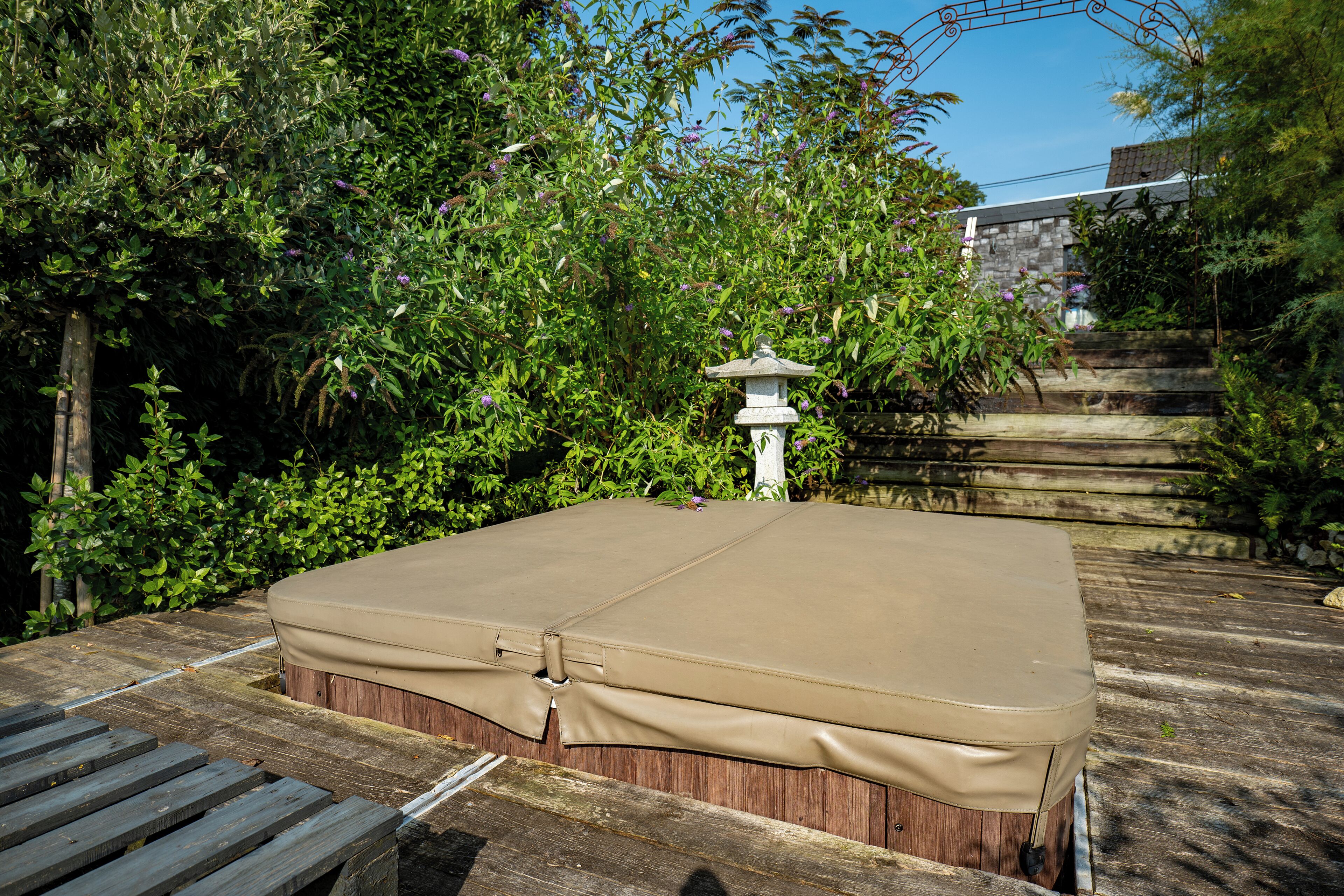 Bain à remous extérieur