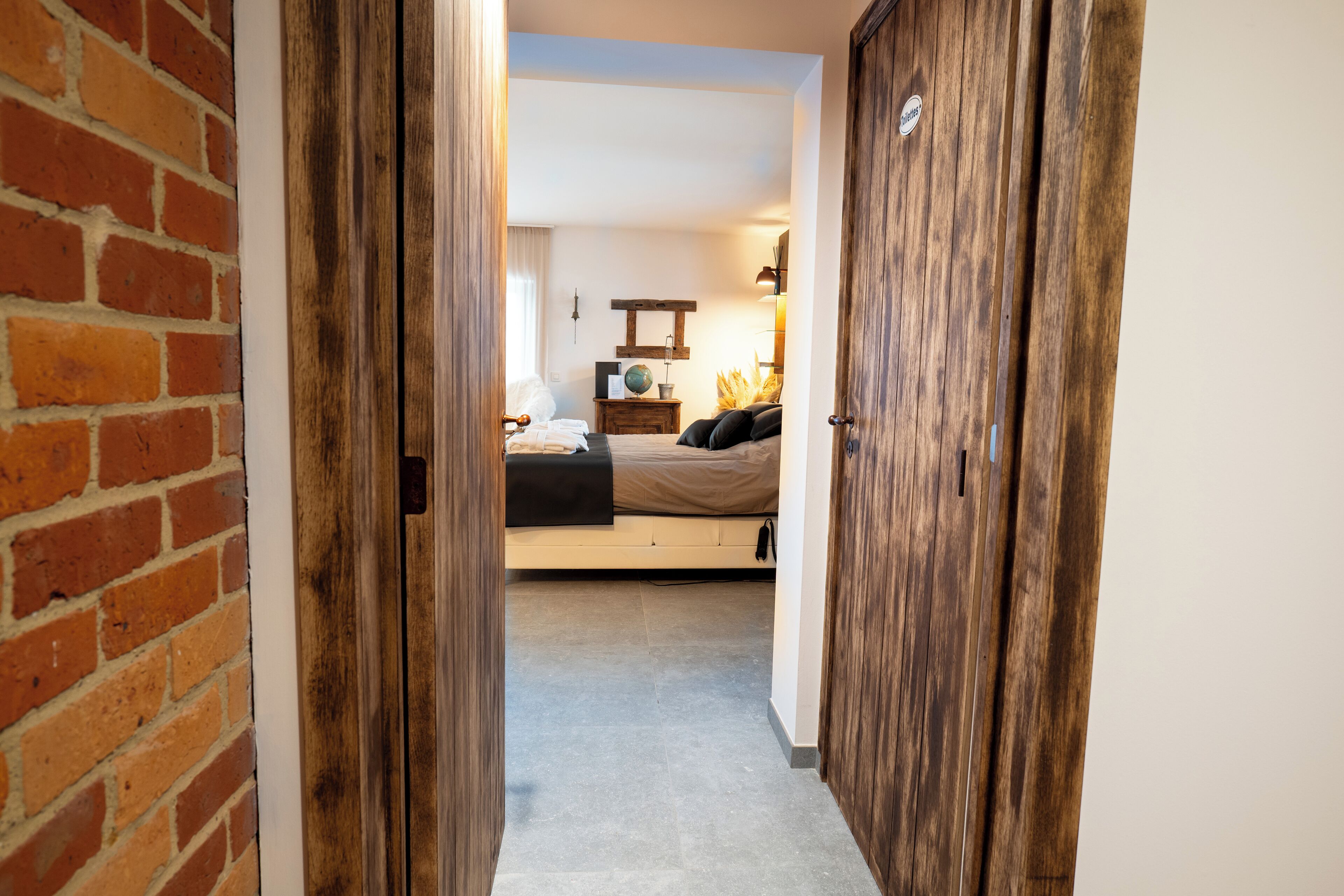 Superior tweepersoonskamer, bad, uitzicht op zwembad | Interieur