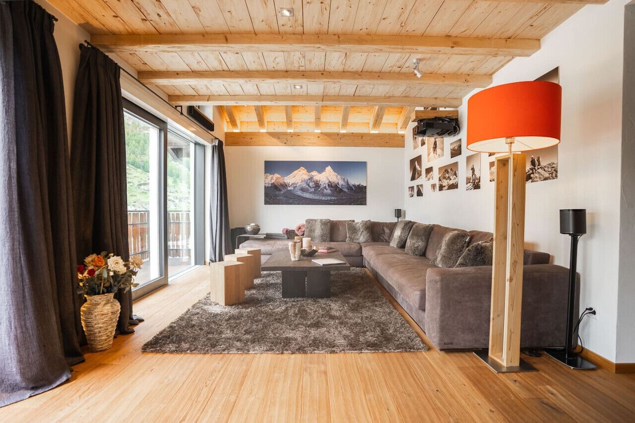 Fernseher, Kamin, Videospiele, Stereoanlage