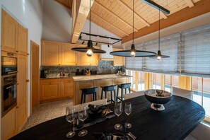 Private kitchen - Chalet Gutsch Andermatt by HomeFlow (Andermatt)
