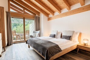 Una scrivania, Wi-Fi, lenzuola