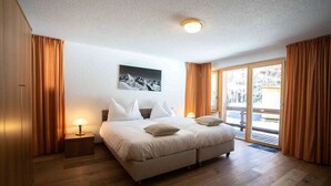 3 bedrooms, desk, WiFi - Galileo by HomeFlow Zermatt (Zermatt)