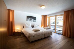 3 bedrooms, desk, WiFi - Galileo by HomeFlow Zermatt (Zermatt)