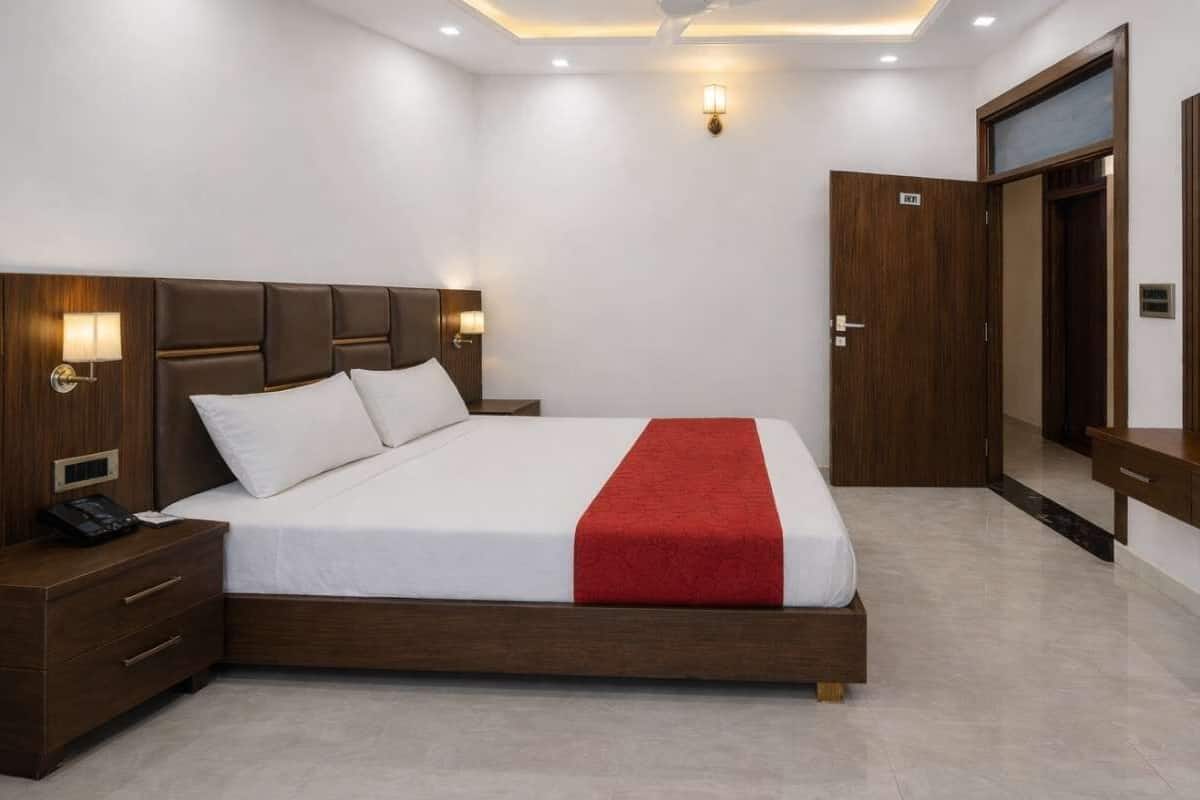 Family Single Room, Balcony, City View | Desk, laptop workspace, free WiFi