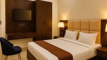 Escritorio, espacio para trabajar con laptop y wifi gratis