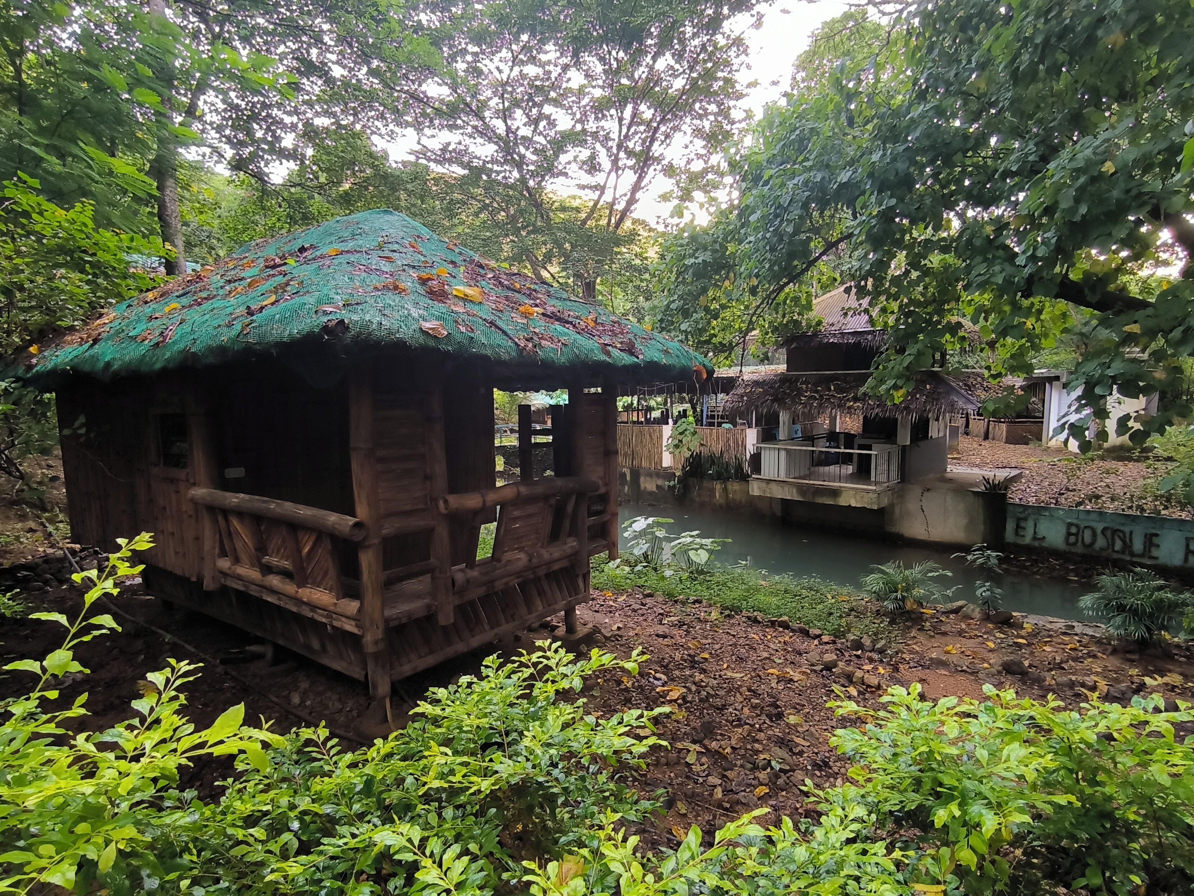 Standardferiehus - udsigt til pool | Udendørsområde