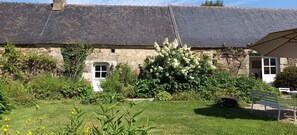 Exterior - Traditional farmhouse, sea and countryside (Plogonnec)