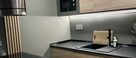 微波炉、烤箱、炉灶、洗碗机