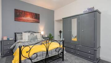 Schreibtisch, Bügeleisen/Bügelbrett, WLAN, Bettwäsche