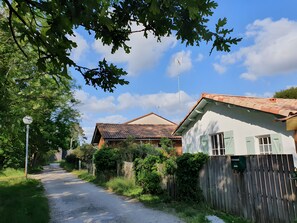 Property grounds - Ô'wazo – Charming House with Pool, 150 m from Beach, 50 m from Shops (Lanton)