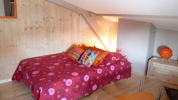 Fer et planche Ă repasser, Wi-Fi, draps fournis