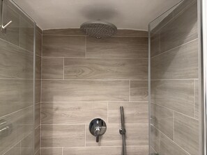 Shower, hair dryer, bidet, towels - Loft Rambaldy (Imperia)