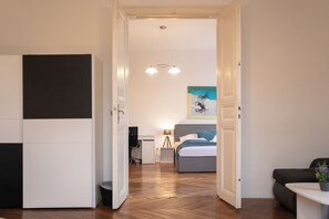 Basic Apartment - 2BR Apt Near AKH Hospital With WiFi (Vienna)