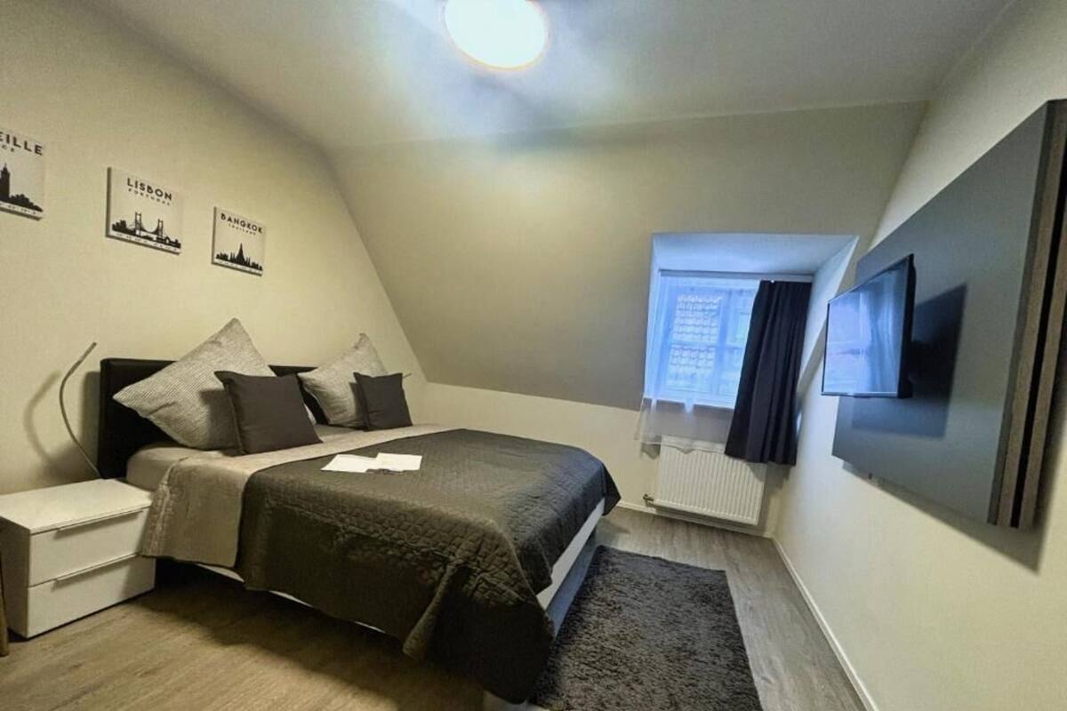 Standard Double Room, 1 King Bed, Non Smoking | Blackout drapes, soundproofing, free WiFi