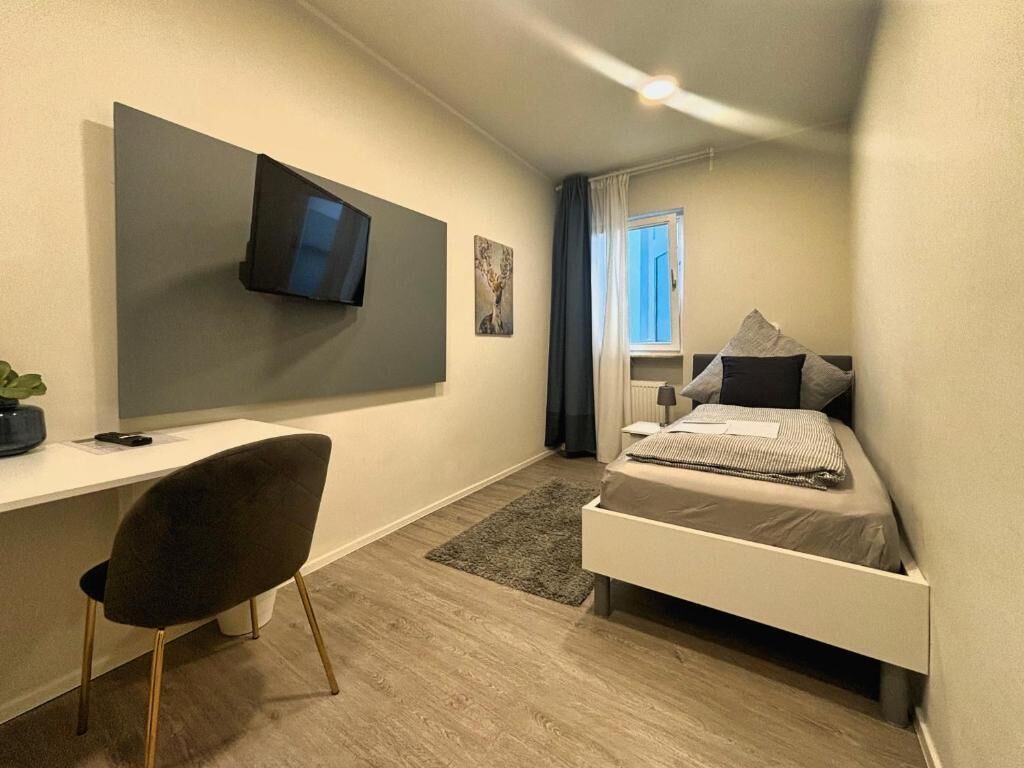 Standard Single Room, 1 Large Twin Bed, Non Smoking | Blackout drapes, soundproofing, free WiFi