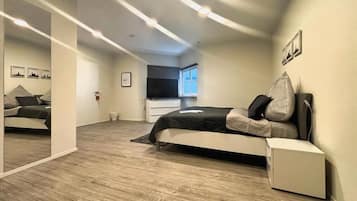 Deluxe Double Room | Blackout drapes, soundproofing, free WiFi