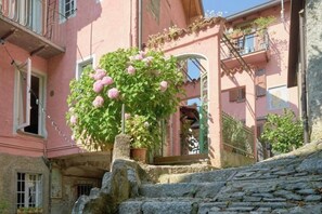 Property grounds - The View | Terrace overlooking Lake Como in a dreamy hamlet (Blevio)
