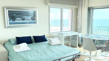 1 bedroom, iron/ironing board, free WiFi