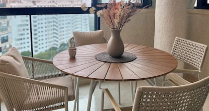 Sunny and cozy apartment with beautiful sea and mountain views. For 4 guests.