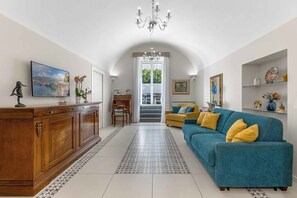 Exclusive Apartment | Living area - Maison Piccola Corte (Piano di Sorrento)