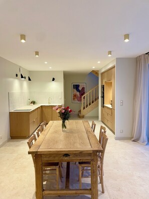 Dining - La Villa de Paul, a completely renovated 19th-century building in the Savoyard foreland (Yenne)