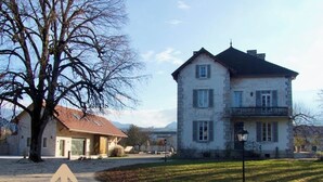Unclassified image, 3 of 51, button - La Villa de Paul, a completely renovated 19th-century building in the Savoyard foreland (Yenne)