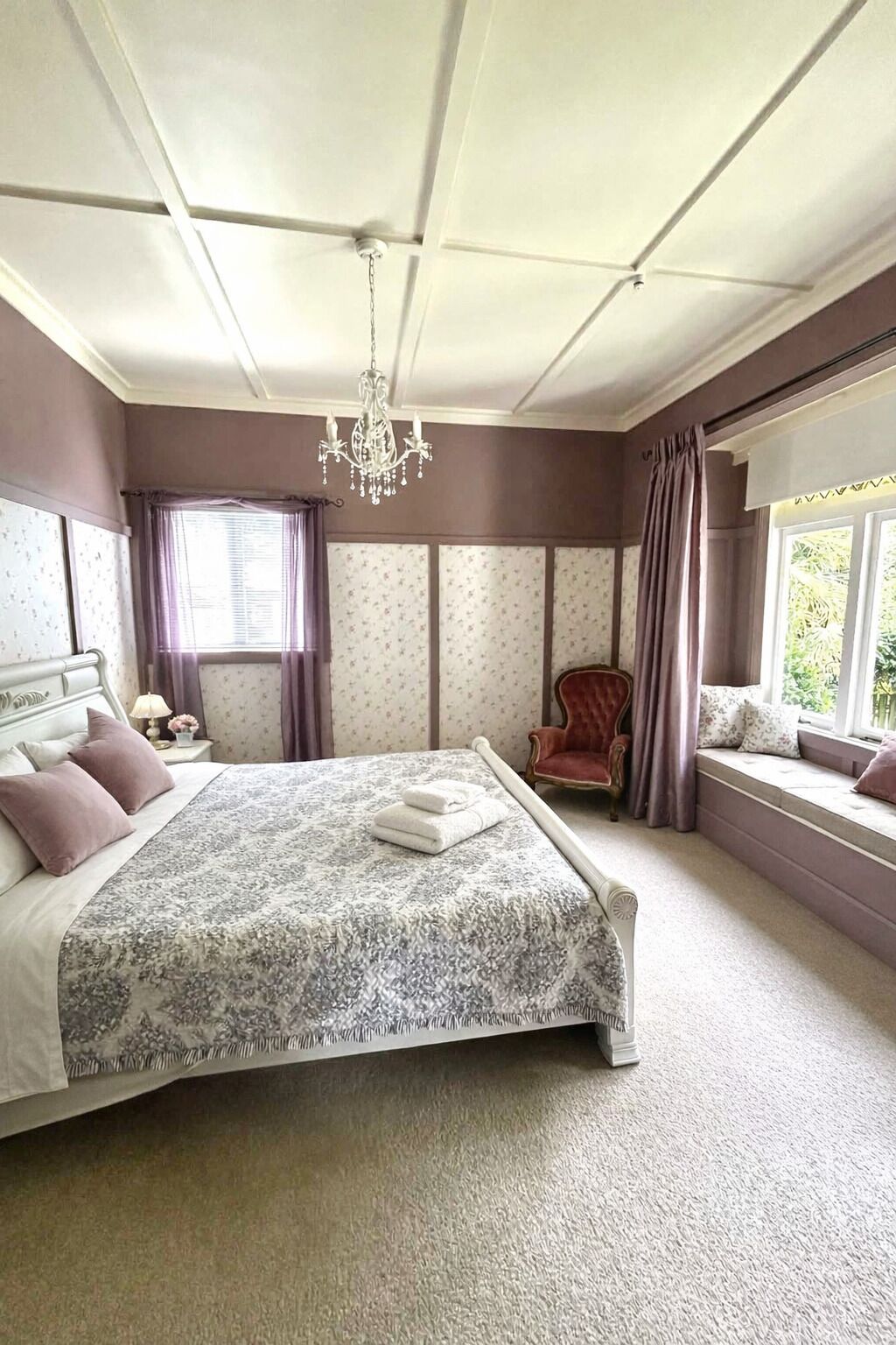 4 bedrooms, travel cot, WiFi, bed sheets