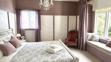 4 bedrooms, travel cot, WiFi, bed sheets